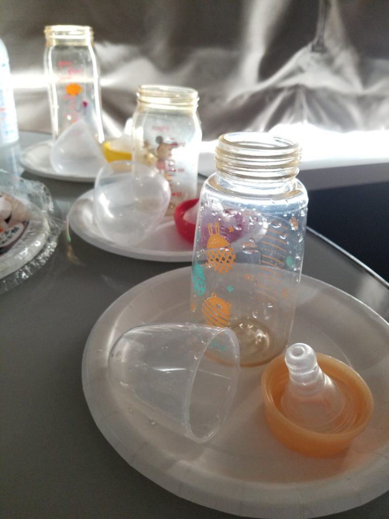 写真で解説 簡単 手軽 旅行中の哺乳瓶消毒方法と持ち物を紹介 たらこブログ